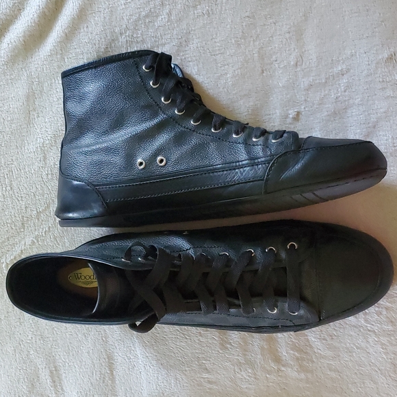 Louis Vuitton - Picture 7 of 10